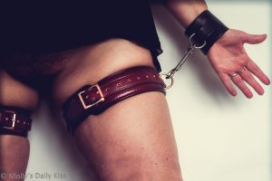 Liebe Seele – Leather Thigh Cuffs